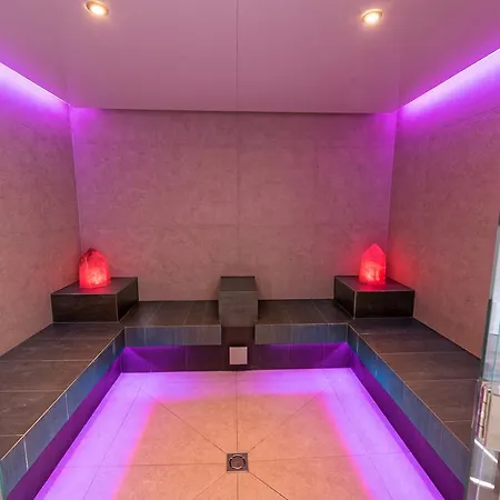 Отель Alphotel 4*